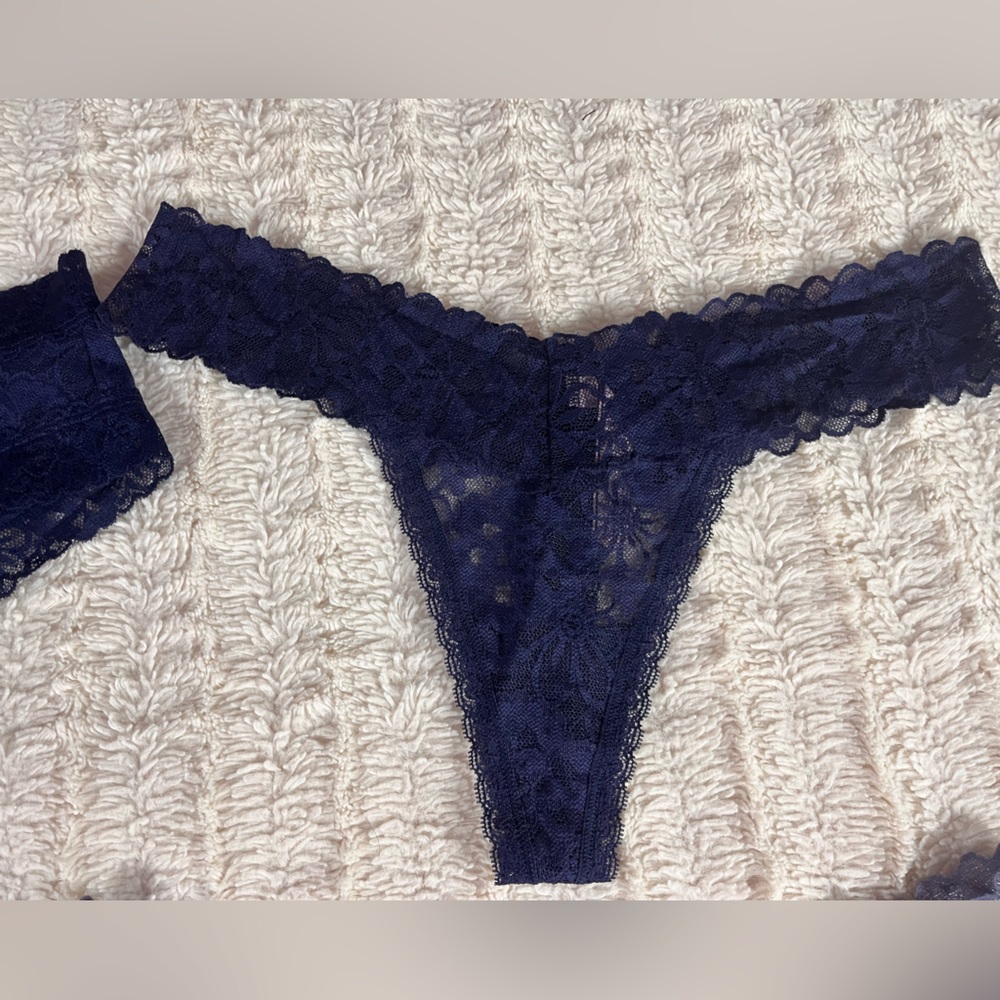 Victoria’s Secret Set of 4 Thong Panties Shades of Blue Size Large NEW - Picture 6 of 8